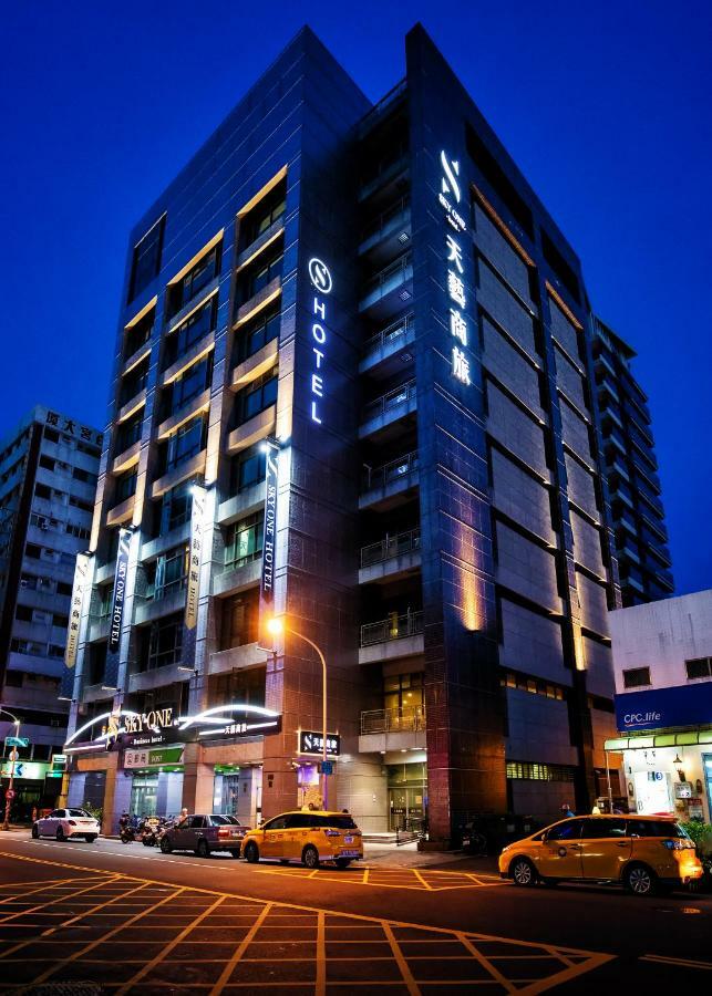 Skyone Hotel Kaohsiung Exterior photo